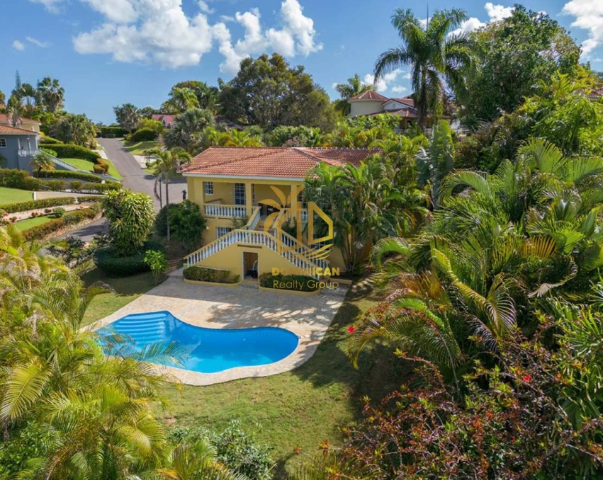 Beautiful tropical villa in Hispaniola